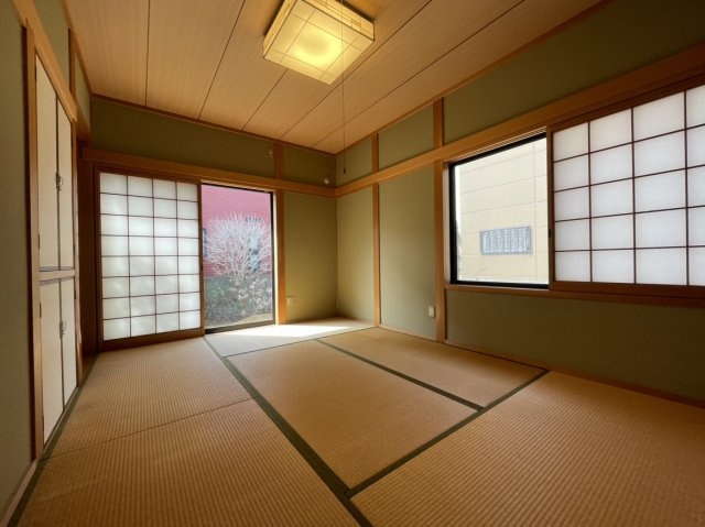 北条戸建の和室|1階西側6帖和室です。