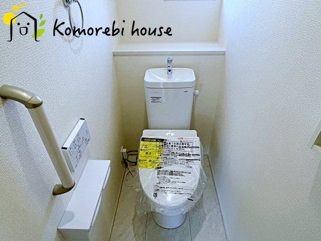 上尾市小泉　3期　新築一戸建て　ブルーミングガーデン　01のトイレ|トイレです