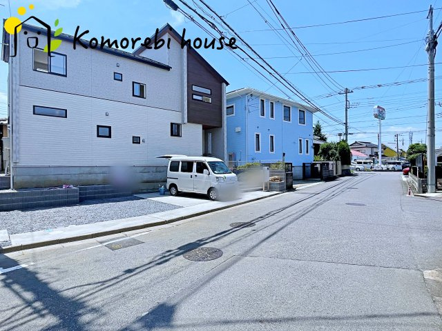 上尾市小泉　3期　新築一戸建て　ブルーミングガーデン　01の前面道路含む現地写真|前面道路含む現地写真です