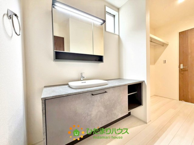 加須花崎　新築一戸建て　03　リーブルガーデンの独立洗面台