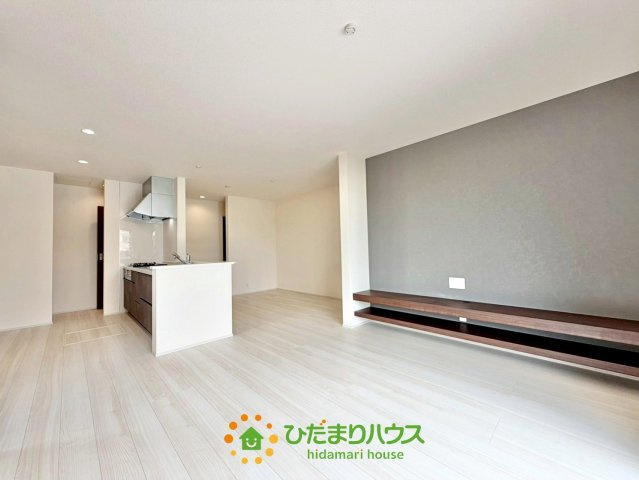 加須花崎　新築一戸建て　03　リーブルガーデンの居間・リビング
