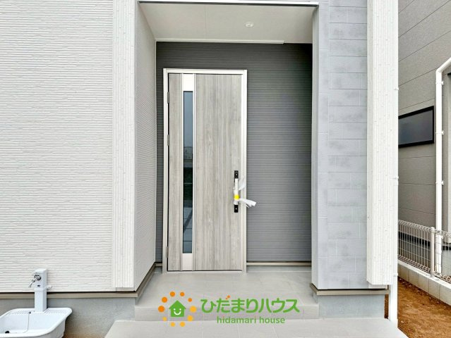 加須花崎　新築一戸建て　03　リーブルガーデンの玄関
