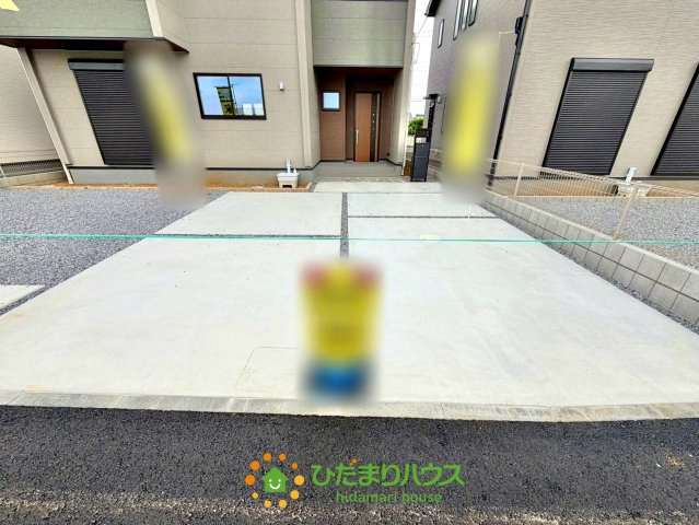 加須花崎　新築一戸建て　02　リーブルガーデンの駐車場