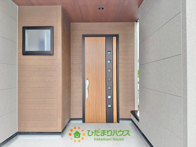 加須花崎　新築一戸建て　02　リーブルガーデンの玄関