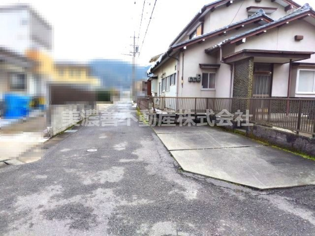 ６６７１９　岐阜市岩崎土地