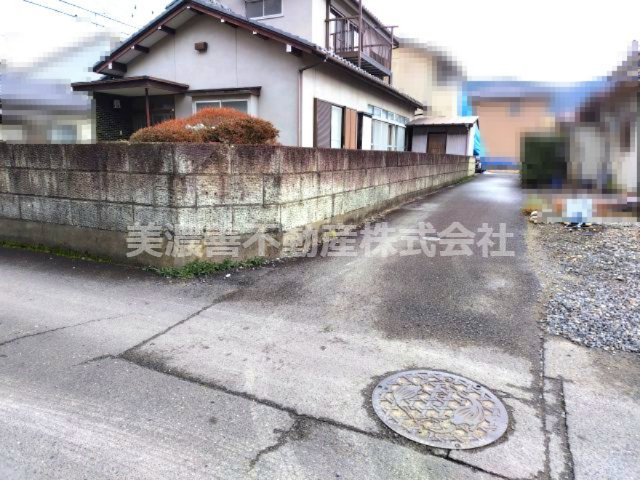 ６６７１９　岐阜市岩崎土地の外観