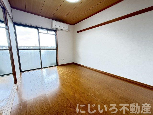 見能林ハイツの居間・リビング