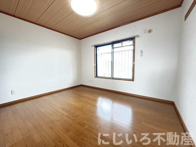 見能林ハイツの居間・リビング
