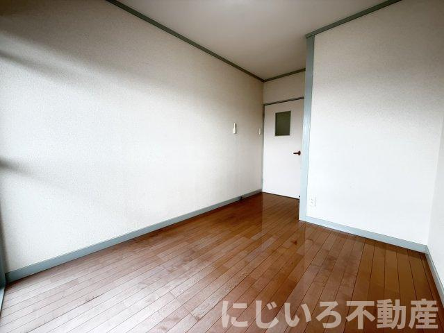 見能林ハイツの寝室