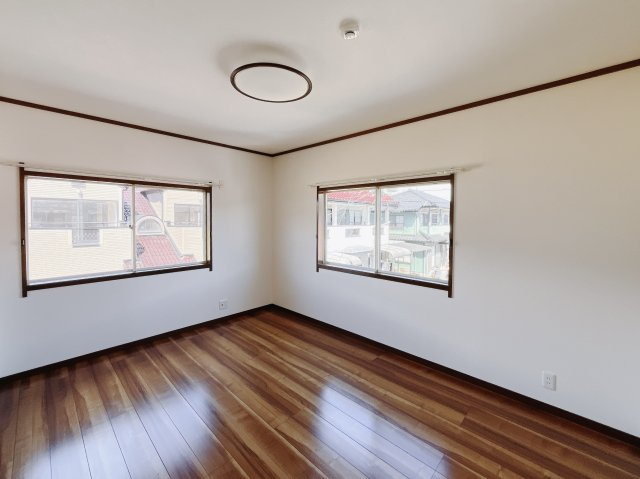 【中古戸建】足利市駒場町の洋室|■洋室｜子供部屋のメリットは「自立心を養うことができる」「自分で整理整頓できるようになる」そして、お子様が成長した際には「プライバシーを確保できる」といい事だらけ♪