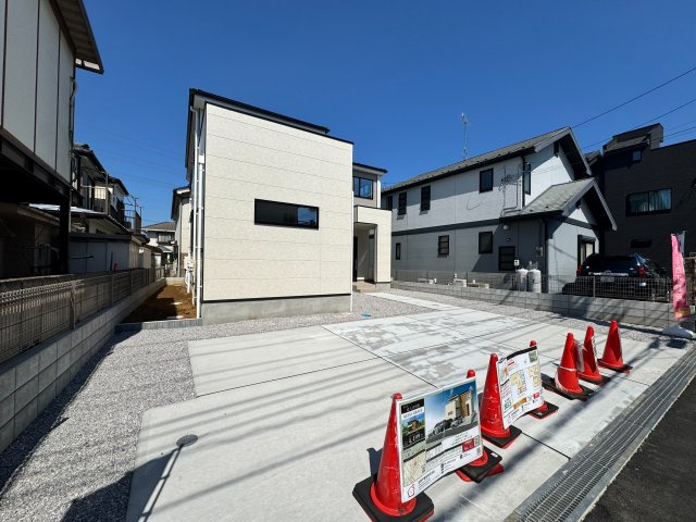 狭山市北入曽新築戸建の駐車場