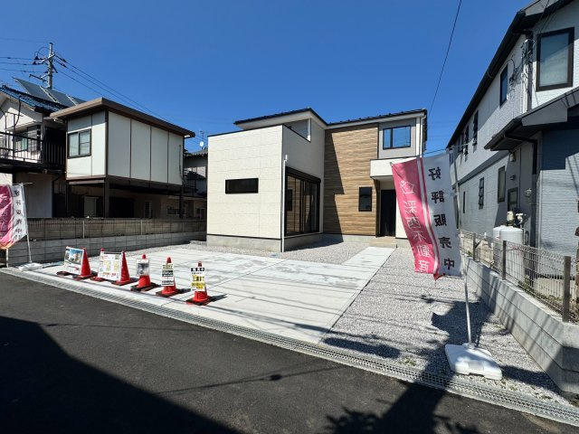 狭山市北入曽新築戸建の前面道路含む現地写真