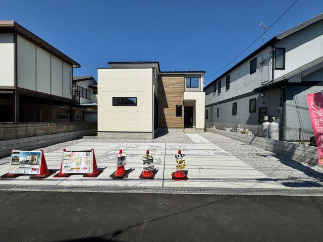 狭山市北入曽新築戸建の前面道路含む現地写真