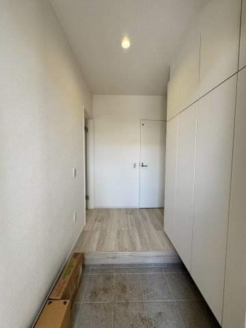 狭山市北入曽新築戸建の玄関