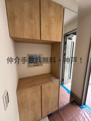 【玄関】 | 神戸市須磨区関守町3丁目　新築戸建　仲介手数料無料！ | 落ち着いた玄関です