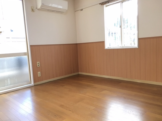 ビーフリーＡ棟の居間・リビング