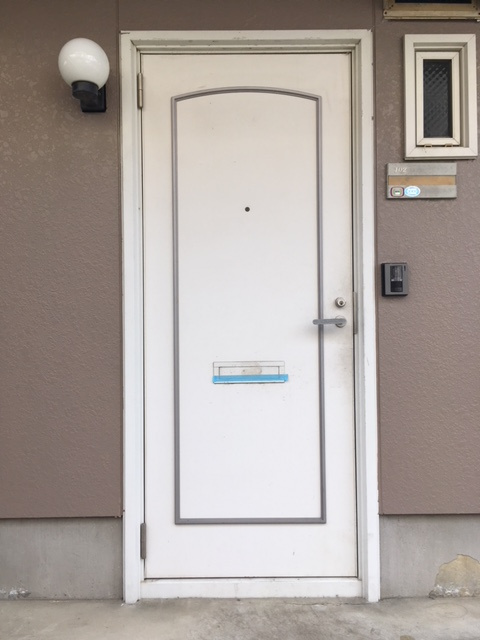 ビーフリーＡ棟の玄関