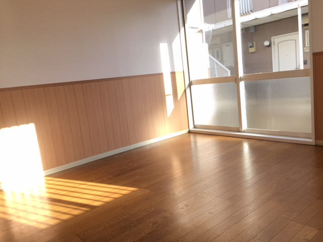 ビーフリーＡ棟の居間・リビング