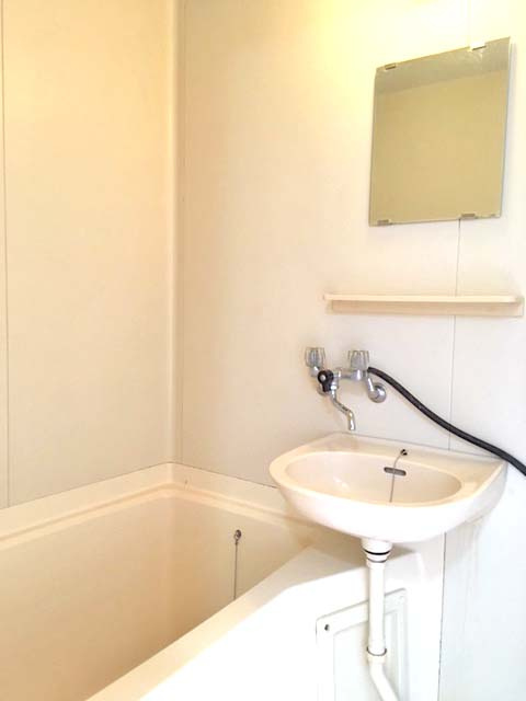 ビーフリーＡ棟の浴室