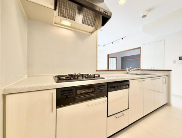 【中古マンション】サンクレイドル若葉サヴァビアンのキッチン|食器洗い乾燥機付きシステムキッチンです！