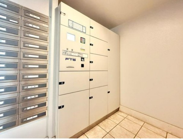 【中古マンション】サンクレイドル若葉サヴァビアンの設備|宅配ボックスです！