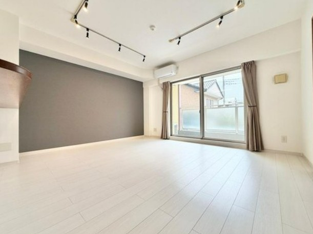 【中古マンション】サンクレイドル若葉サヴァビアンの居間・リビング|窓も大きく採光・採風しっかりとれています！