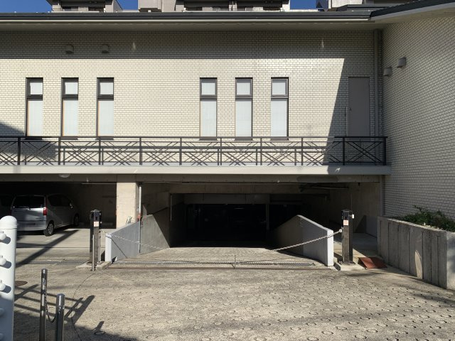 パークハイム宝ヶ池銀杏館の駐車場
