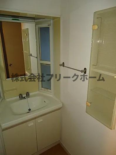 三鷹市牟礼４丁目のアパートの洗面所