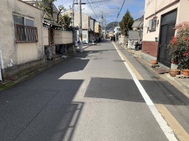 京都市北区紫竹上園生町　中古テラスハウスの前面道路含む現地写真