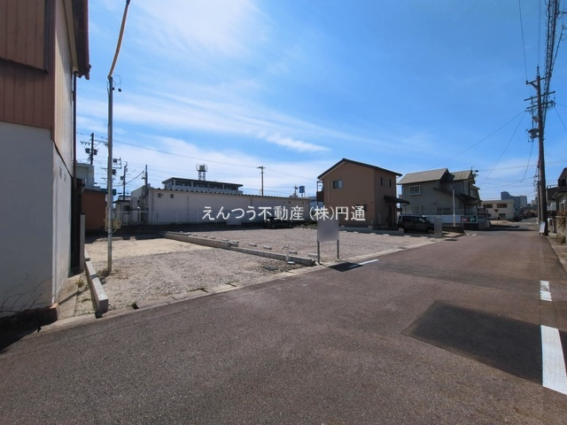 ハートフルタウン田端町の前面道路含む現地写真