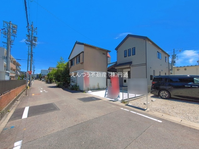 ハートフルタウン田端町の前面道路含む現地写真