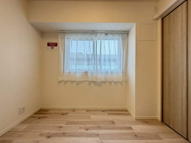 ソフトタウン綾瀬の洋室