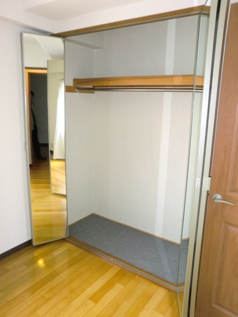 大阪市淀川区野中南２丁目の賃貸マンションの収納