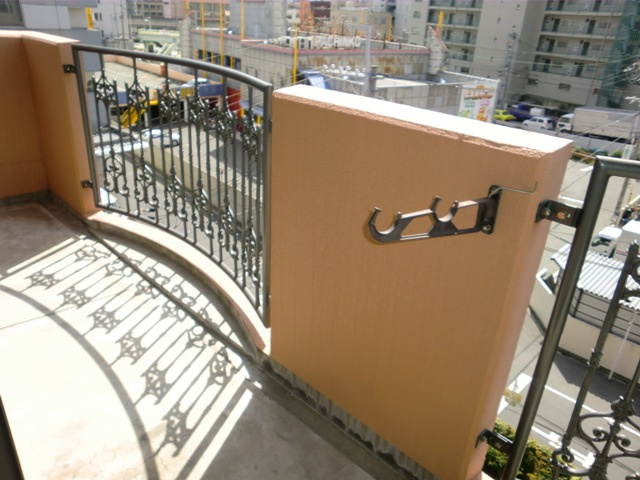 大阪市淀川区野中南２丁目の賃貸マンションのバルコニー