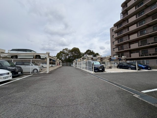 須磨妙法寺アーバンコンフォートの駐車場