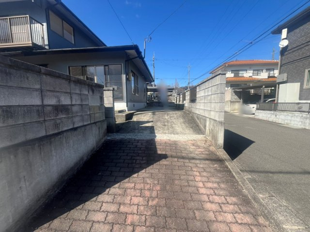 福島市蓬莱町七丁目　中古戸建の駐車場