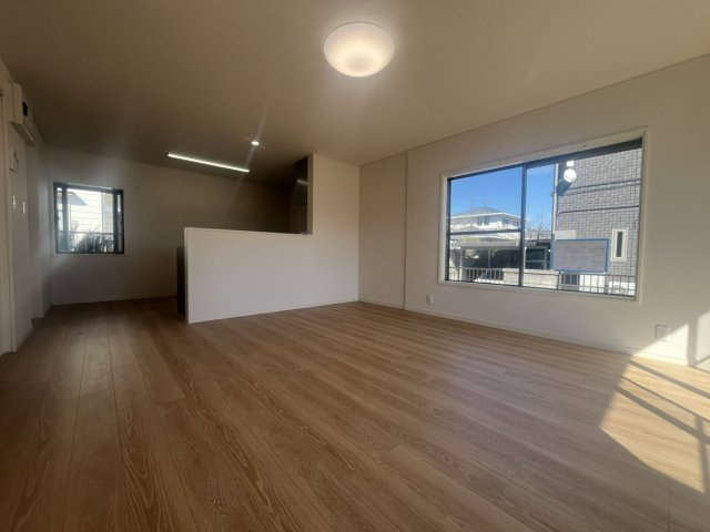 福島市蓬莱町七丁目　中古戸建の居間・リビング