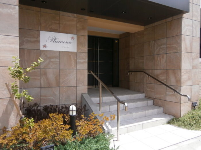 Plumeriaのエントランス