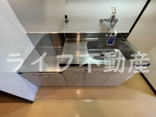 アルベージュ八戸ノ里Ⅱ番館のキッチン|お料理しやすいキッチンです