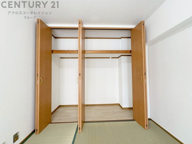 衣類やアクセサリー、小物類の収納が便利で整理整頓がしやすく、部屋の美観を保ちつつ、スペースを最大限に活用できます。衣服のしわやダメージを防ぎ、長持ちさせることができます。