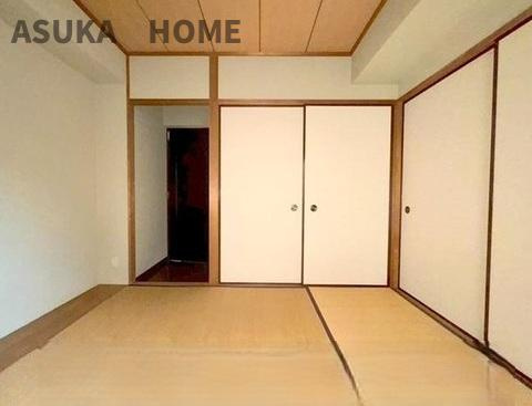 シンフォニックヒルズふれあいの街3号棟の和室|綺麗な和室で心も体も落ち着き休めそうですね。