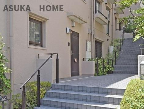 シンフォニックヒルズふれあいの街3号棟のエントランス|綺麗に整備された、細やかな心使いを感じられるエントランス部分です。