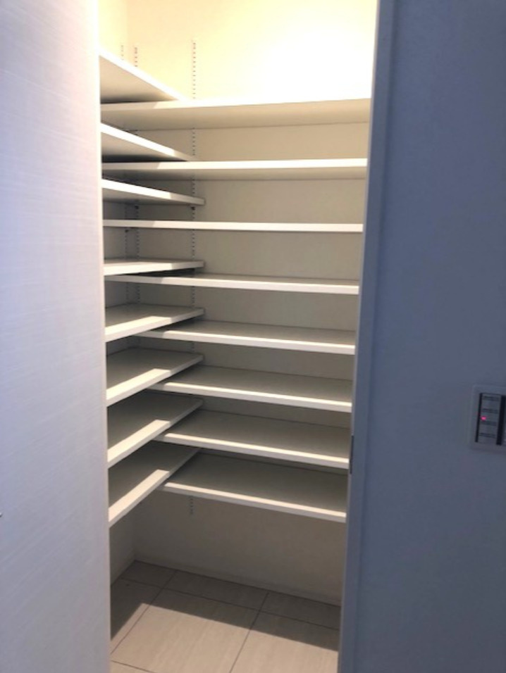 プライマル上野・稲荷町の玄関|シューズインクローゼット