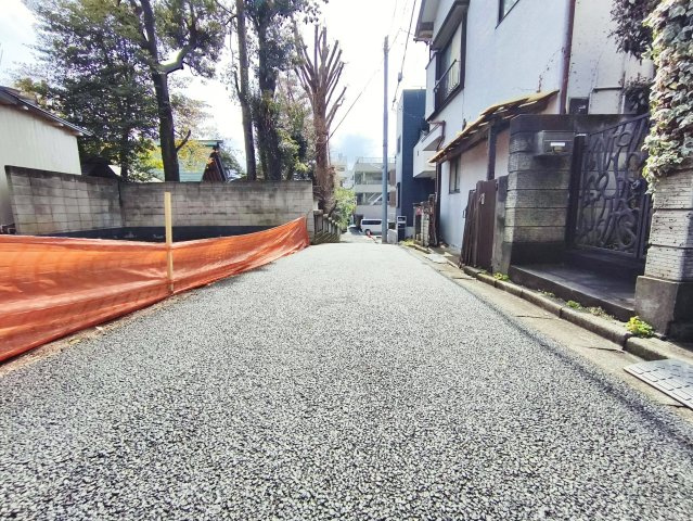 練馬区北町1丁目 限定1区画の前面道路含む現地写真|前面道路は車の往来も少なくお子様にも安心の立地です
