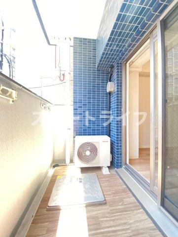 大阪市淀川区西中島１丁目の賃貸マンションのバルコニー