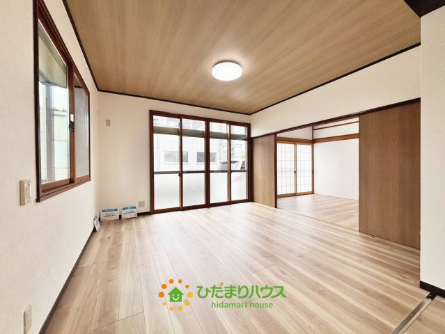 古河市中田　中古一戸建て　の居間・リビング