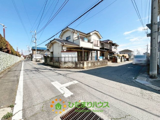 古河市中田　中古一戸建て　の前面道路含む現地写真