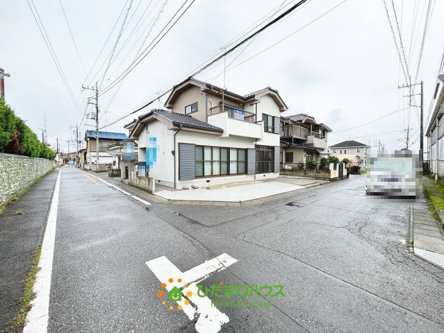 古河市中田　中古一戸建て　の前面道路含む現地写真