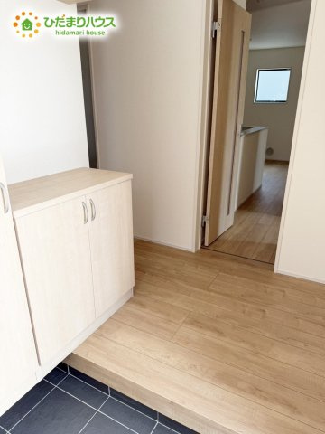 木間ヶ瀬Ⅵ（独立戸建10棟）　新築戸建　4号棟の玄関|玄関がひろいので親子で並んで仲良く靴が履けますね(^^)/						
