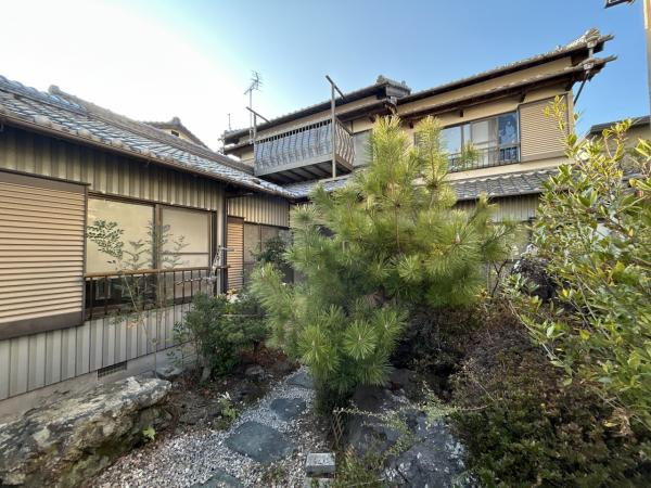 高知市高須2丁目　中古一戸建ての庭|ガーデニングが楽しめる庭付き